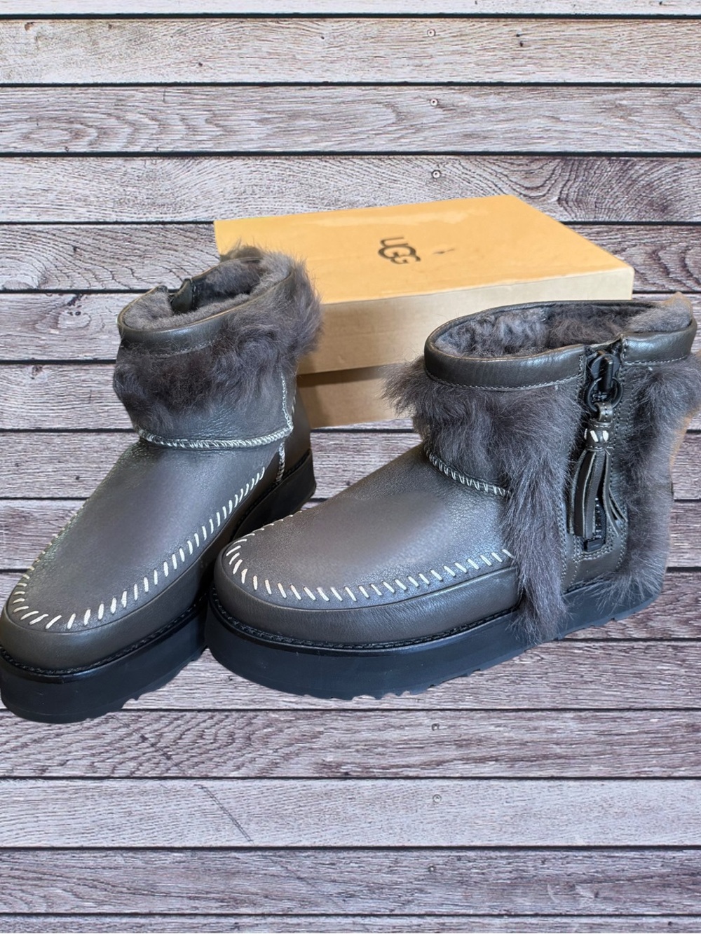 UGG Rare Fluff Punk Grey Leather Sheepskin Shearling Boots Size 9 NIB - Picture 14 of 16